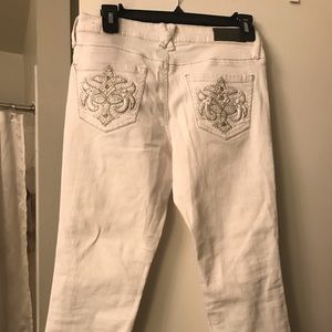 White Hydraulic capris with jeweled pockets